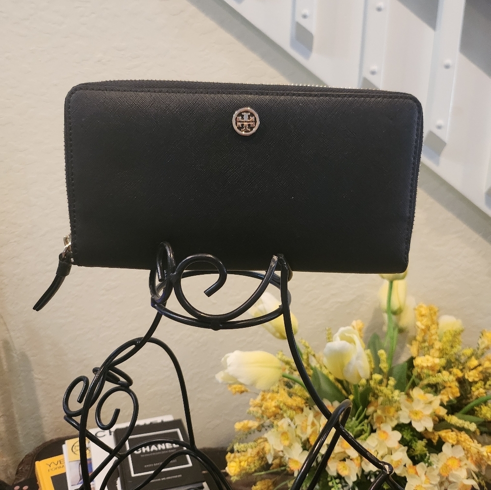 Tory Burch zip around leather wallet